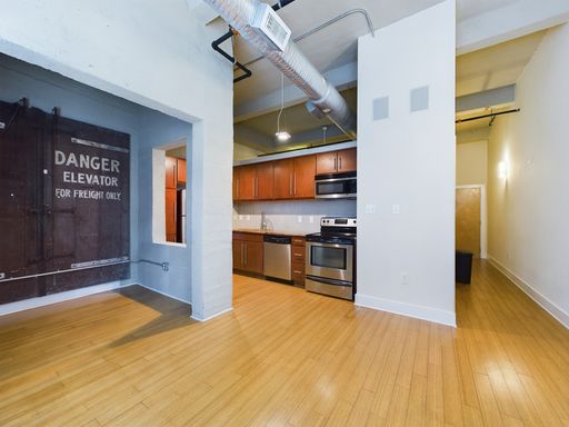 Great 1 Bedroom in Manchester!! Available September! – photo 1