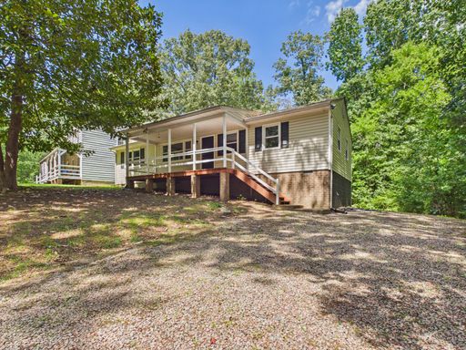 Private 3-Bedroom Home with Spacious Yard in Chesterfield available NOW!