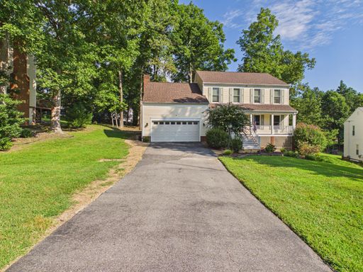 Huge 4-Bedroom Chesterfield Home with Huge Finished Basement available NOW! – photo 1