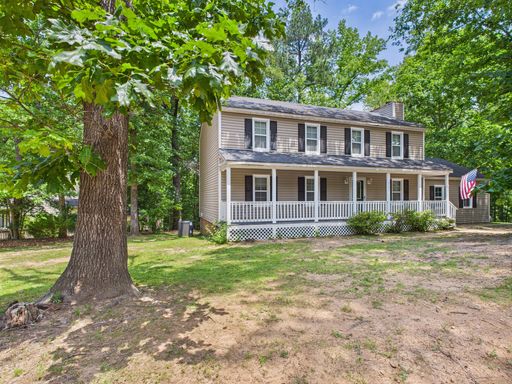 Spacious 4 Bedroom, 2.5 Bath Home in North Chesterfield Available NOW! – photo 1