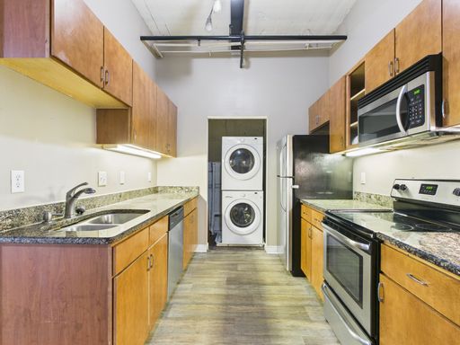Spacious 3-Bedroom, 2-Bath Loft in the Heart of Shockoe Bottom Available Now! – photo 1