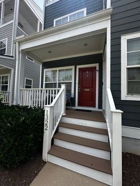 Come Experience Manchester with a Modern Two Bedroom, Two Bathroom Available in September!! – photo 1