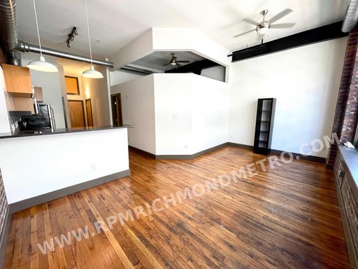 Awesome 1 Bed 1 Bath Available Now! – photo 1