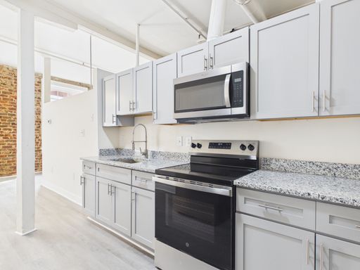 ALL Inclusive – Freshly Renovated Downtown 1 Bedroom Flat! – photo 1