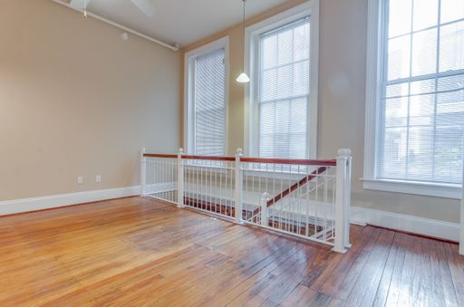 Unique Courtyard Apt at The Corner Lofts Available Now! – photo 1