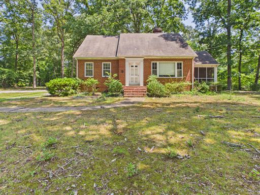Large 4 Bedroom Home on an Expansive Lot in Bon Air Available NOW!