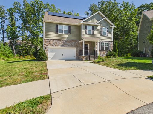 Stunning 5-Bedroom Home in Fox Creek on a Private Cul-de-Sac Lot Available NOW! – photo 1