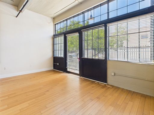 Charming One Bedroom w/ Patio in Manchester! Security Deposit Alternative Available for Qualified Renters! – photo 1
