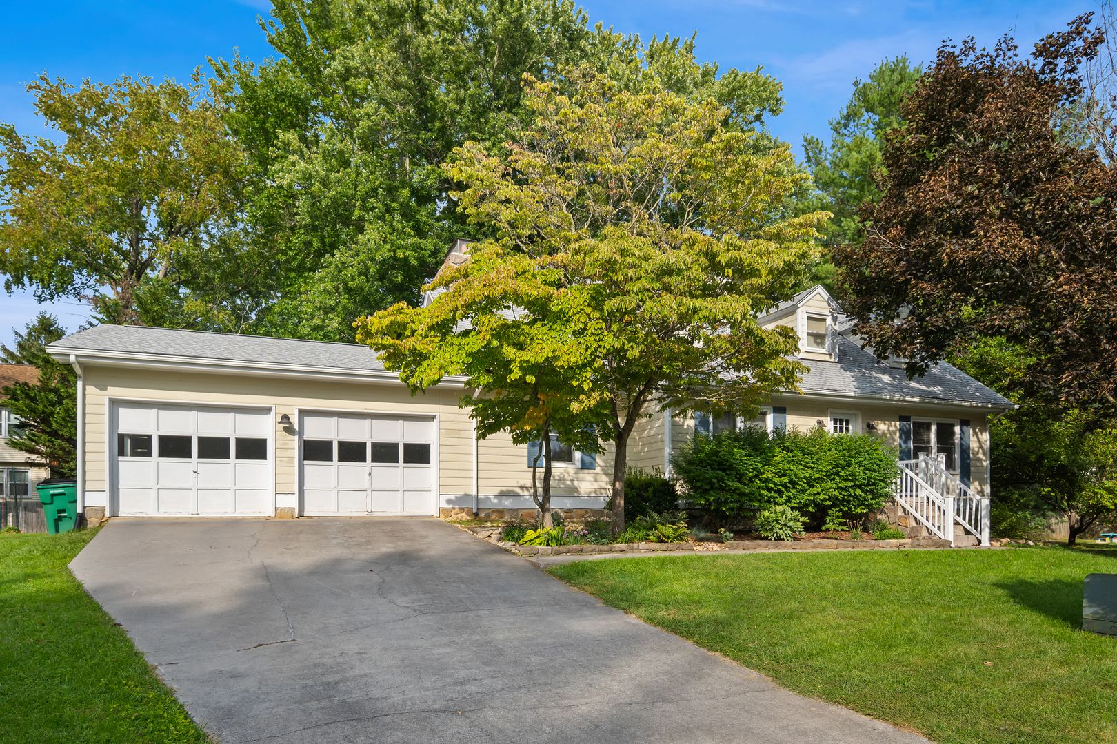Blacksburg House: 2000 Broken Oak Dr.