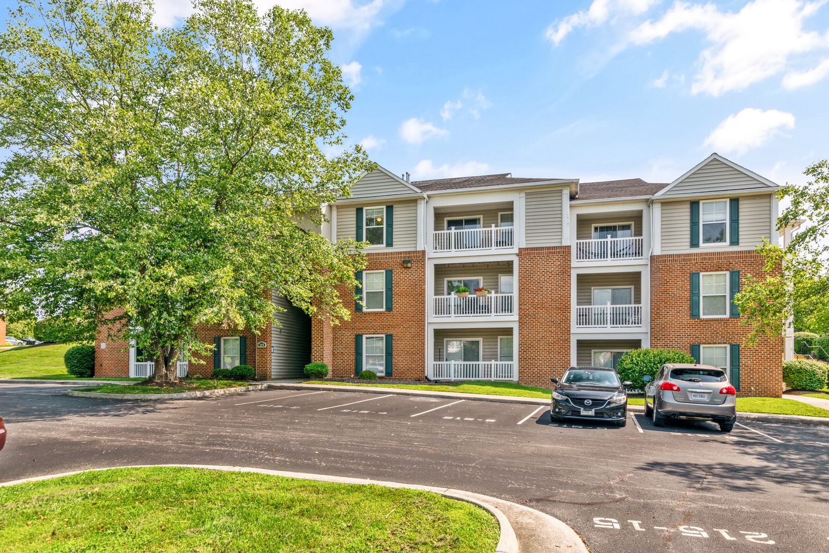 Blacksburg Condo: 215 S. Knollwood Drive