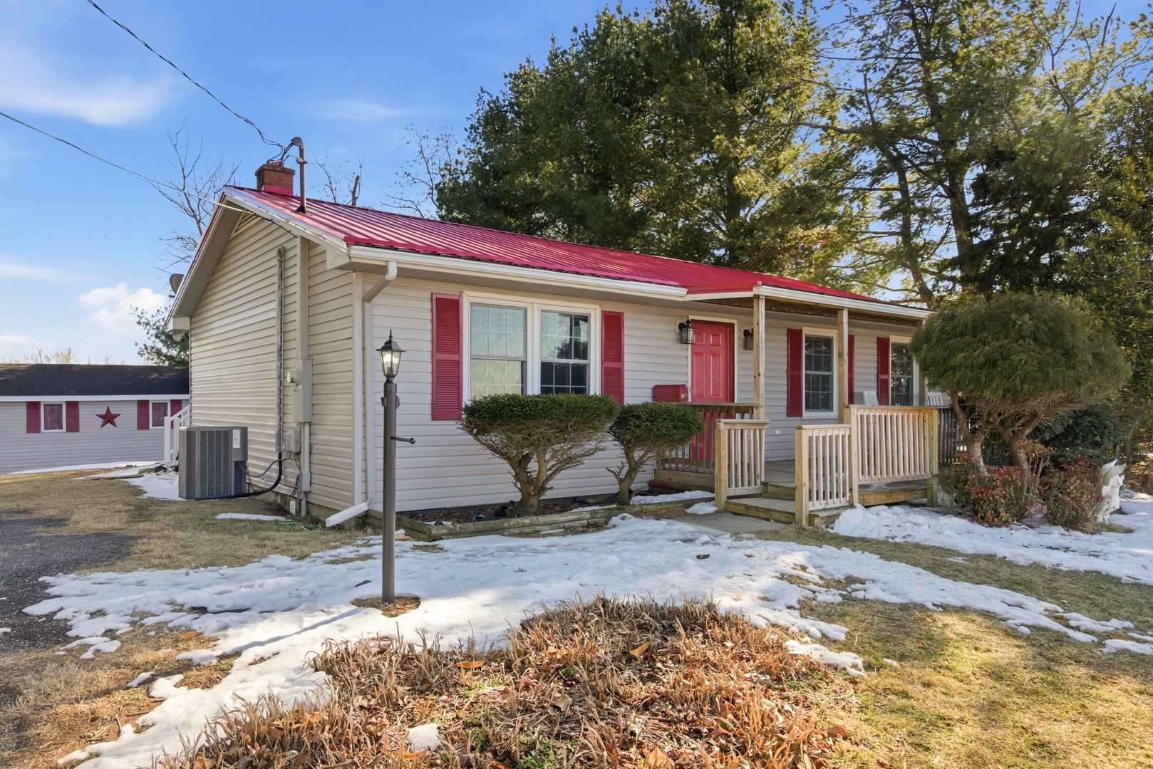 Christinansburg House: 1363 Dow Street