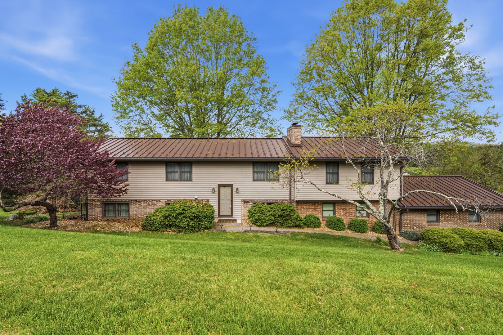 Blacksburg House: 1721 Plank Road