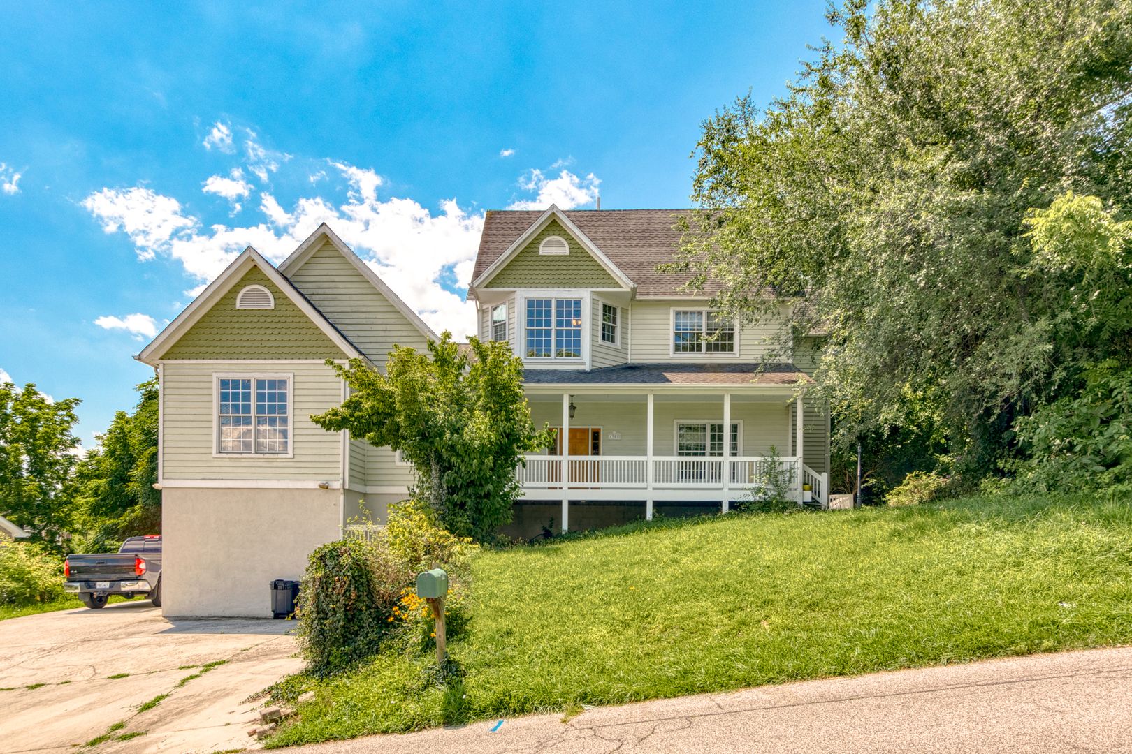 Radford House: 1305 Lawrence Street