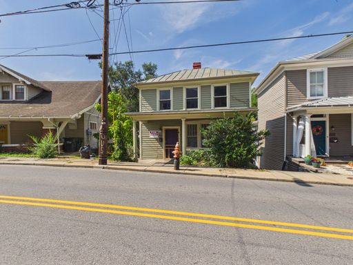 Charming Staunton Home Ready for You