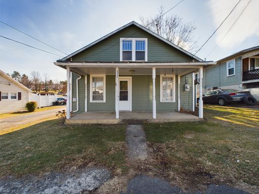Wonderful 2-bedroom Craftsman House