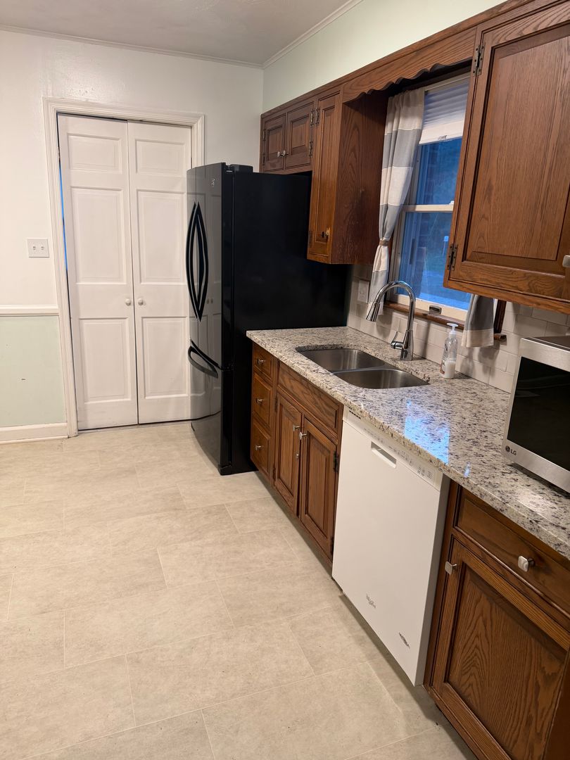 86 Venable Dr 7 of 12