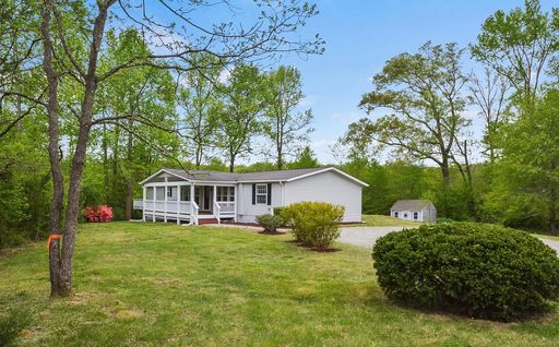 Private Country Retreat on 11+ Acres | 3 Bedrooms | 2 Bathrooms | Available September 1st