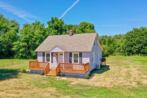 Renovated Heathsville Bungalow | Water Views + Private Beach Access | 3BR/2BA | $1,650/Month