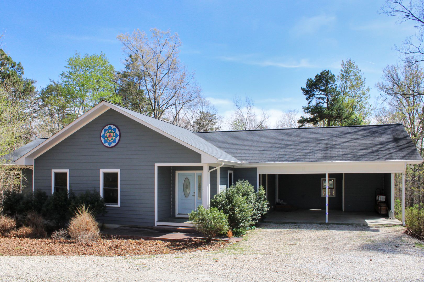 Buckingham Apartment: 522 Unity Pl