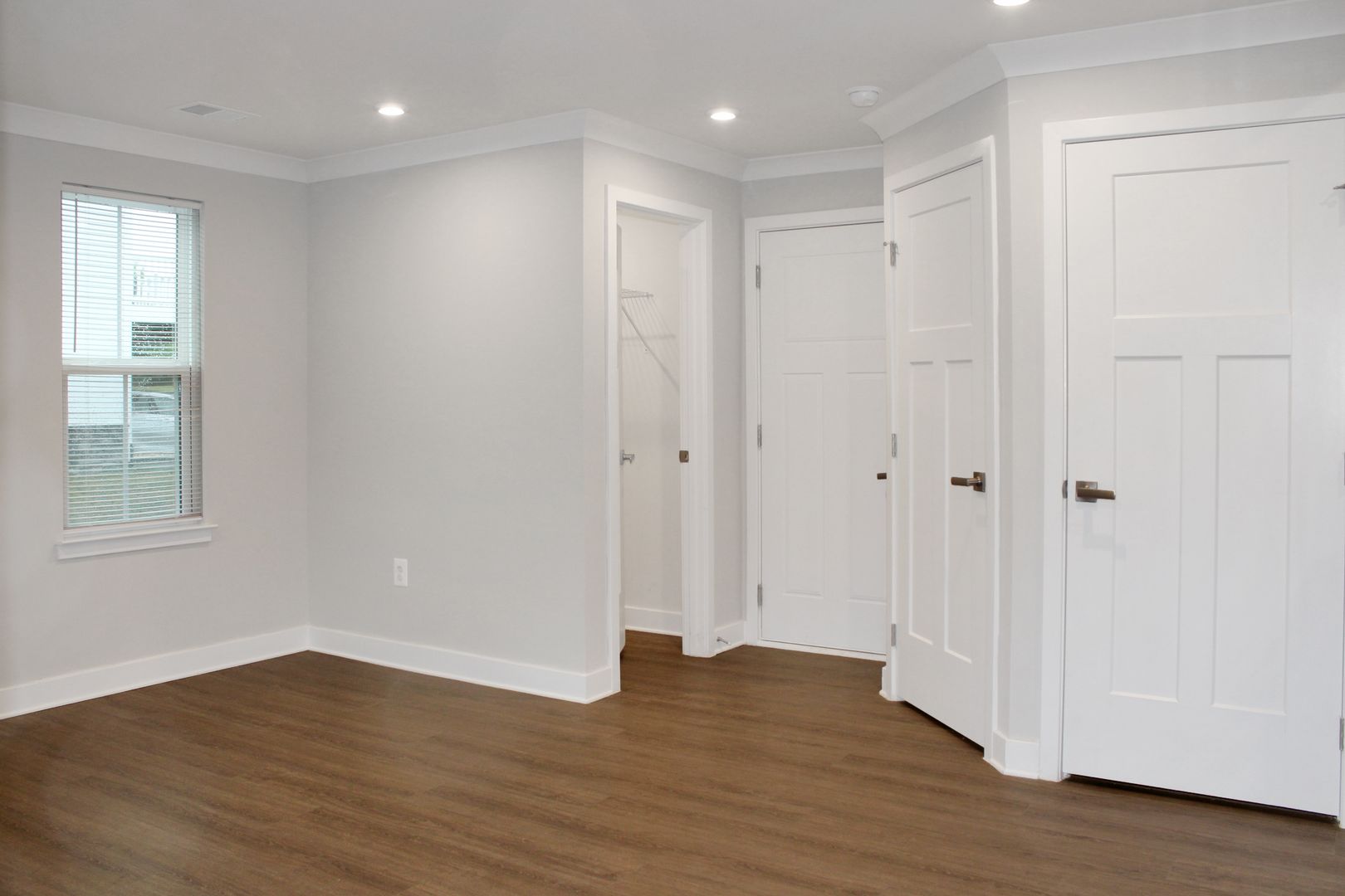 Lockwood Dr 2061 4 of 12