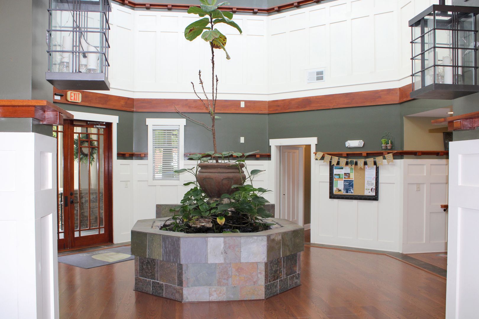 Lobby at Candlewood Ct 1855