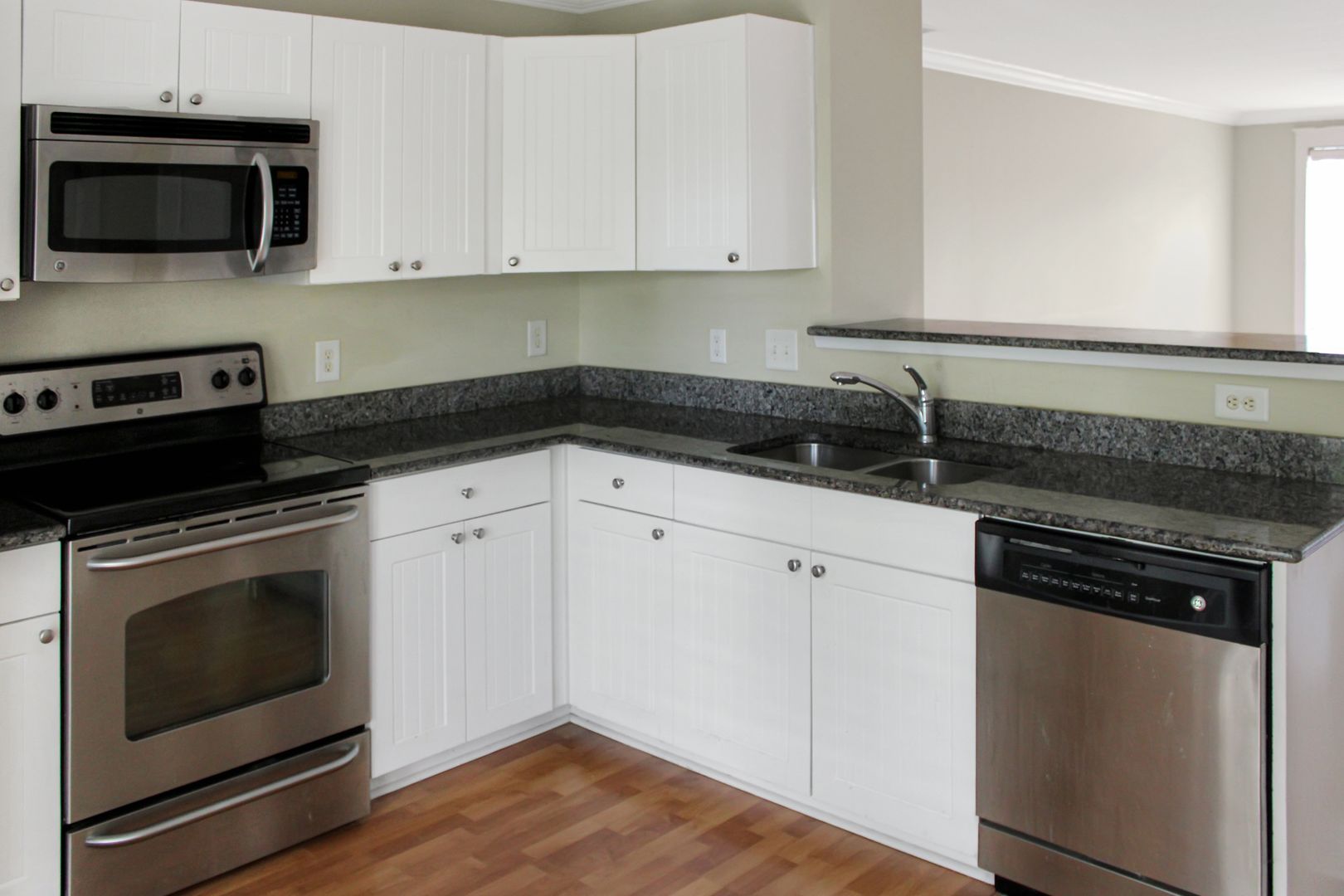 Candlewood Ct 1855 3 of 12