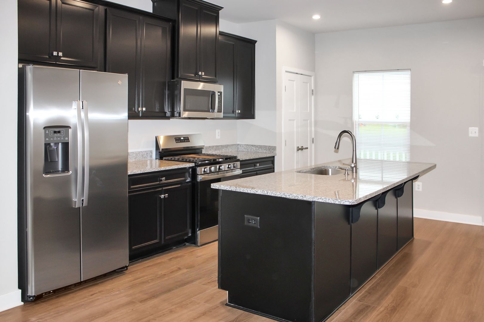 Lockwood Dr 2061 9 of 12