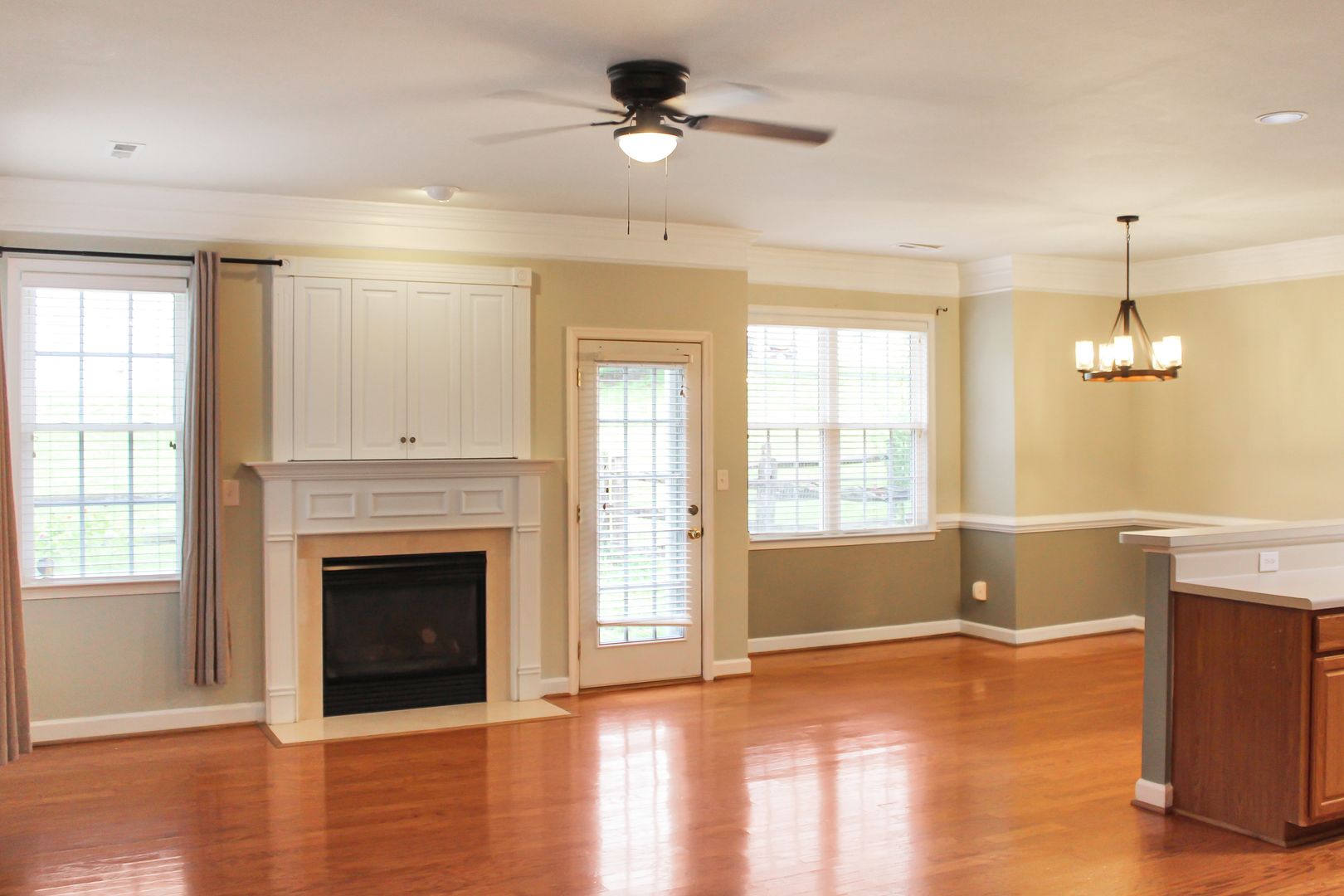 Bristlecone Ln 1054 3 of 12