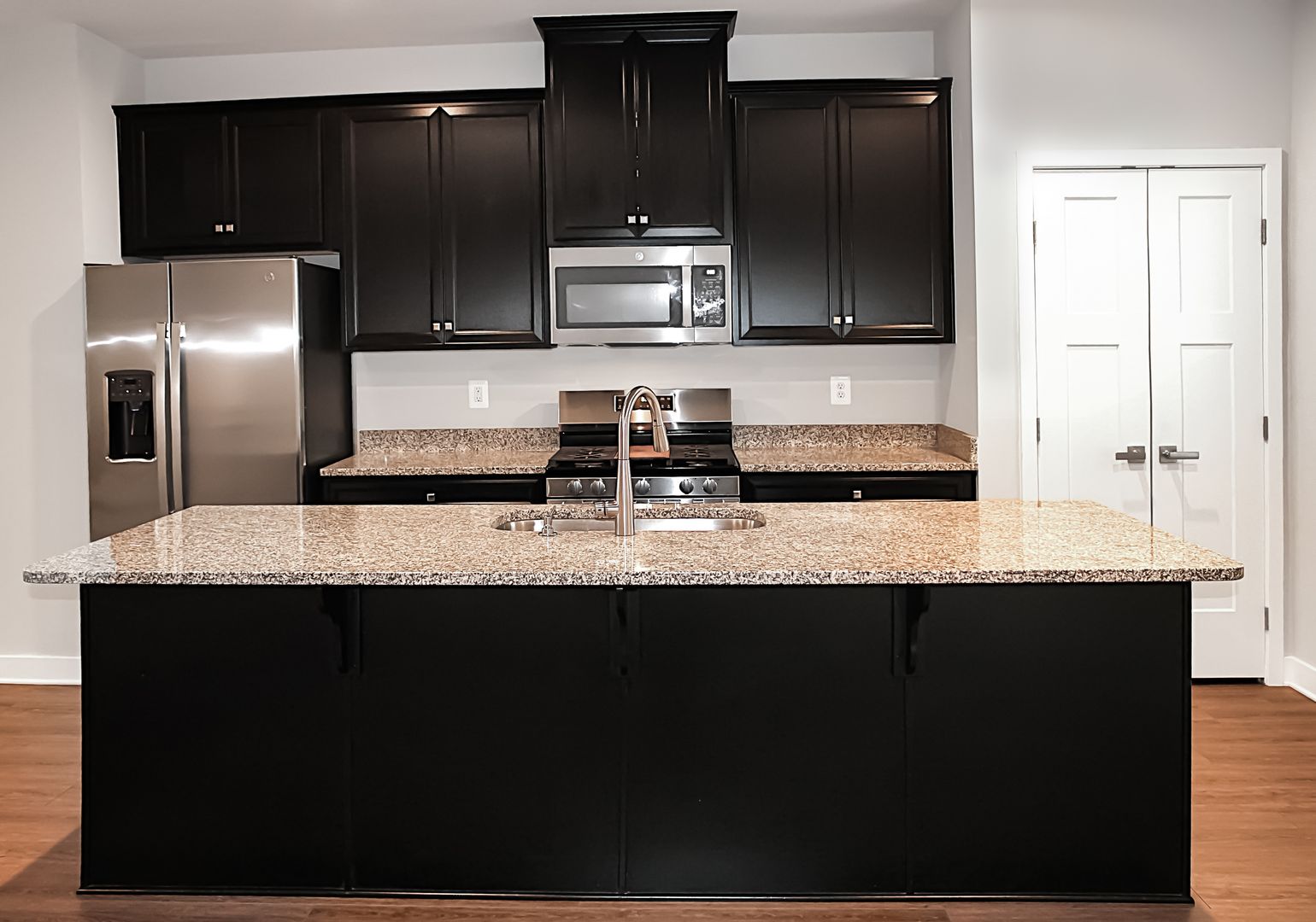 Lockwood Dr 2061 8 of 12