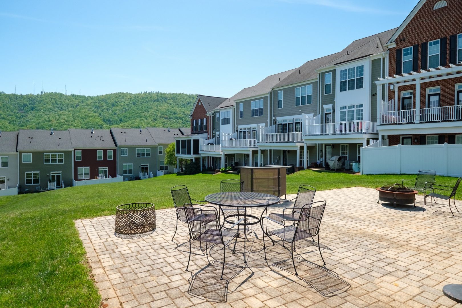 Grill area at Avinity Loop 2048 (2 of 2)