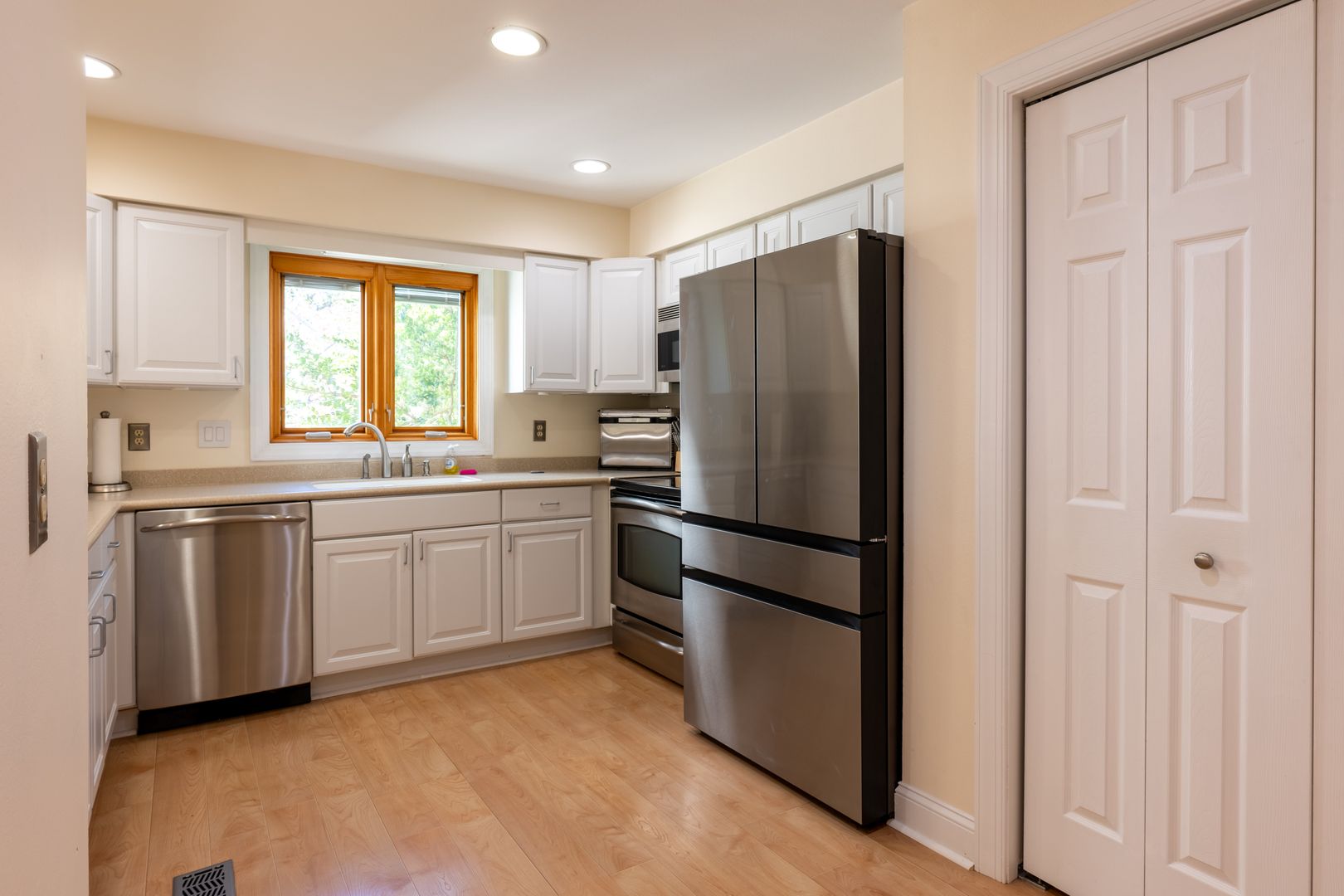 Virginia Beach House: 813 Close Ave