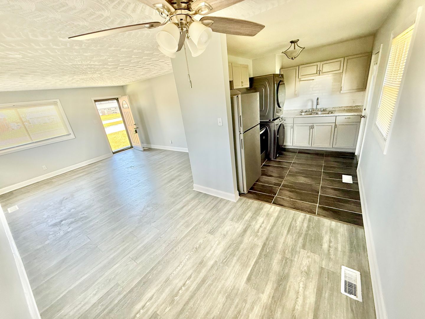 Portsmouth House: 815 Cavalier Blvd