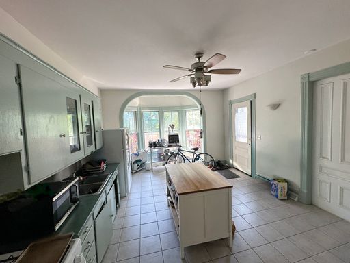 1BD/1BA in ONE, Burlington! – photo 1