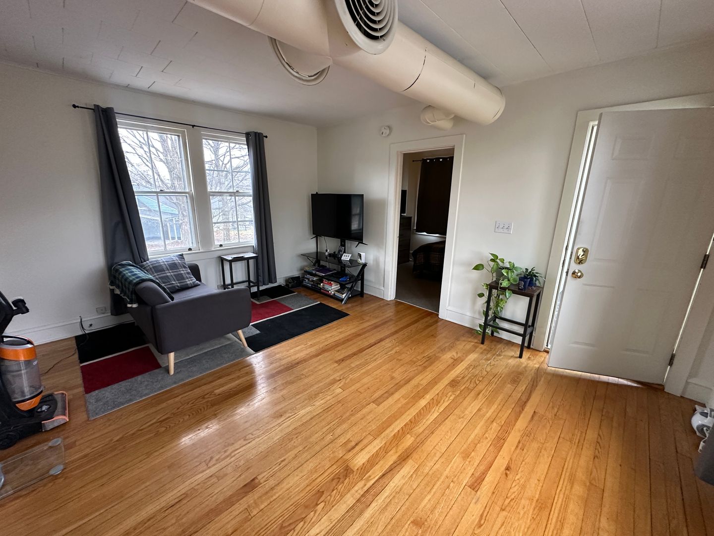 Burlington Apartment: 155 Plattsburg Ave