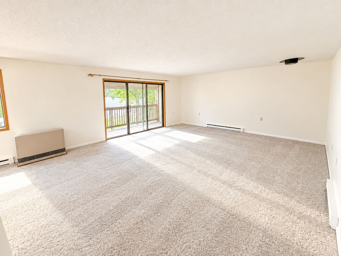 South Burlington House: 50 Hawthorne Circle