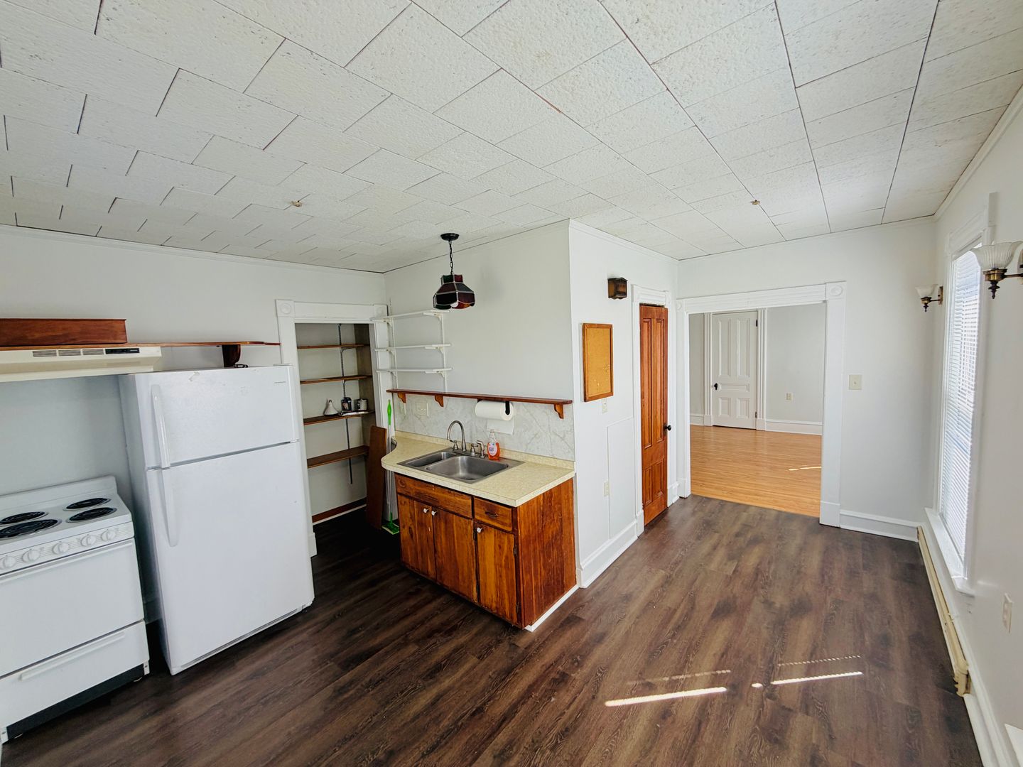 Shelburne Apartment: 5174 Shelburne Road