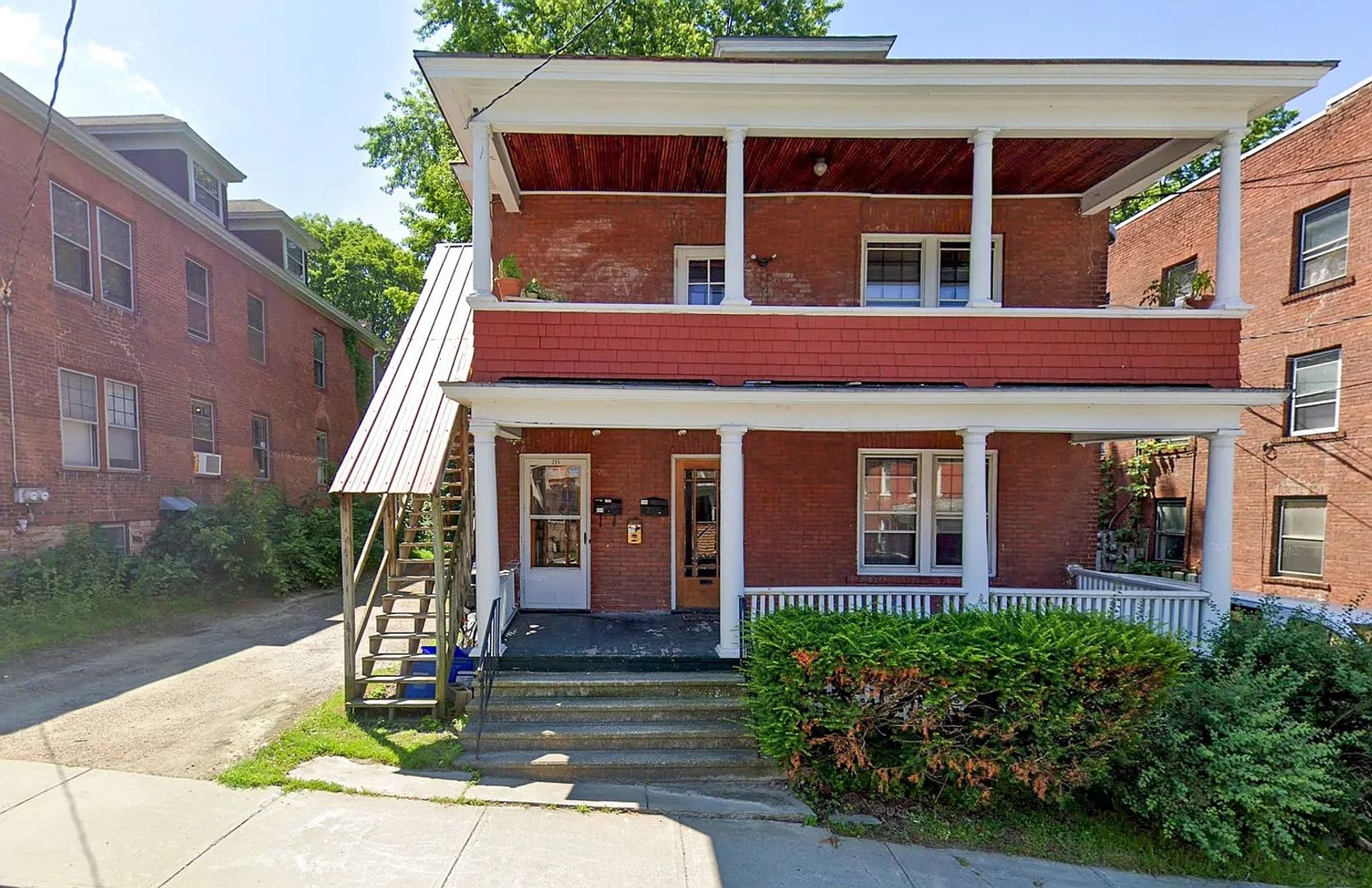 Burlington Apartment: 203-205 King Street