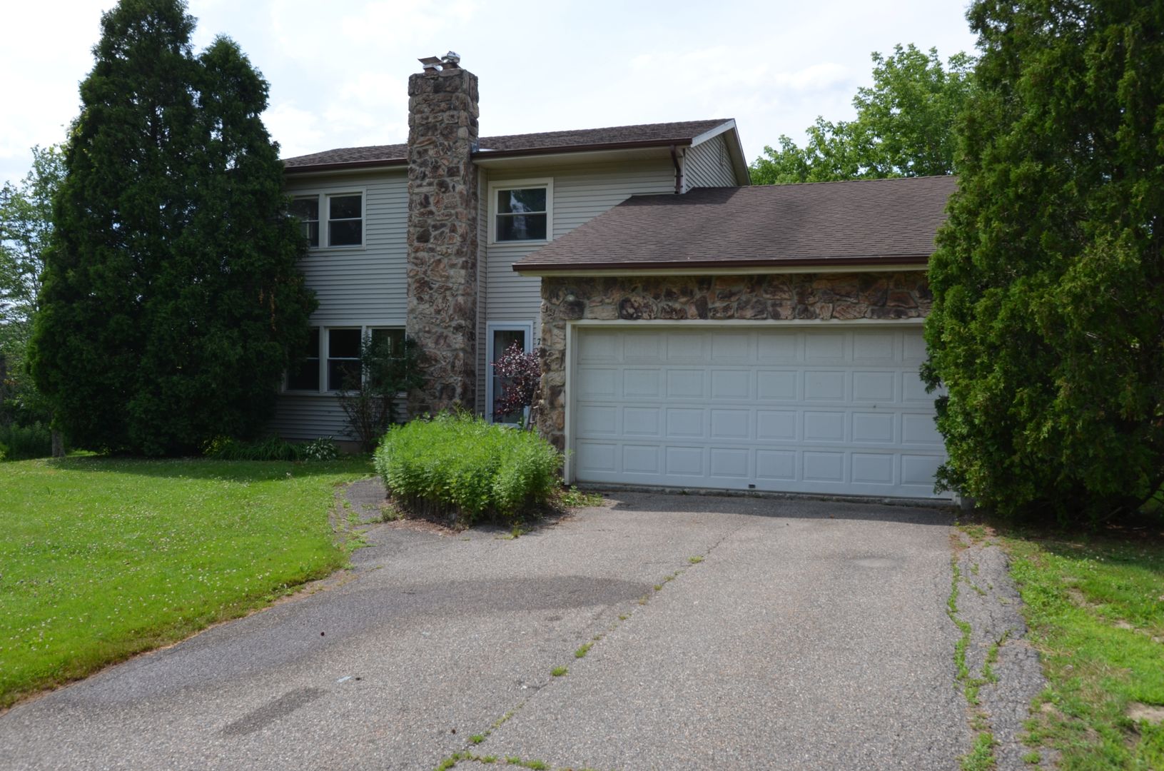 Essex Junction House: 7 Rivendell Drive