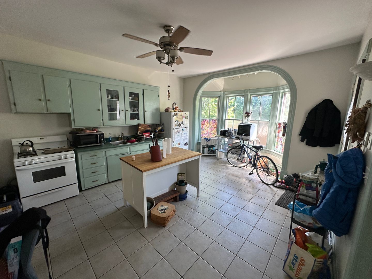 Burlington Apartment: 176-182 Elmwood Ave