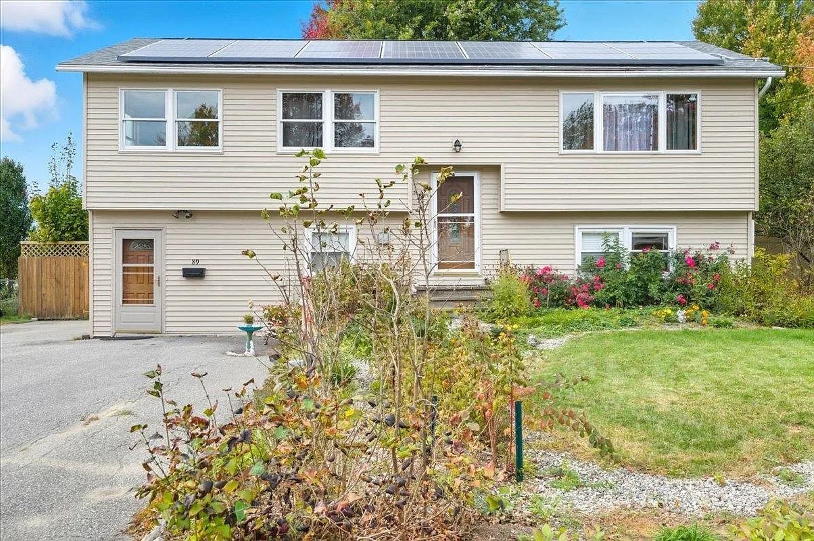 South Burlington House: 89 Oakwood Dr.