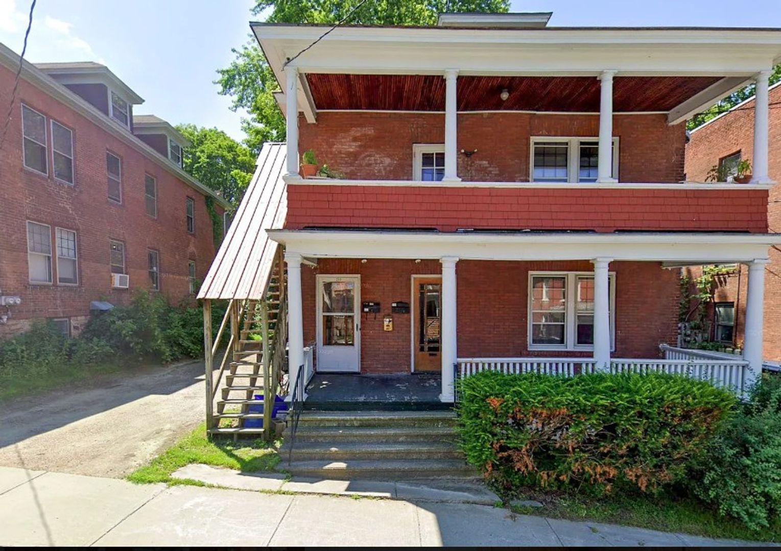 Burlington Apartment: 203-205 King Street