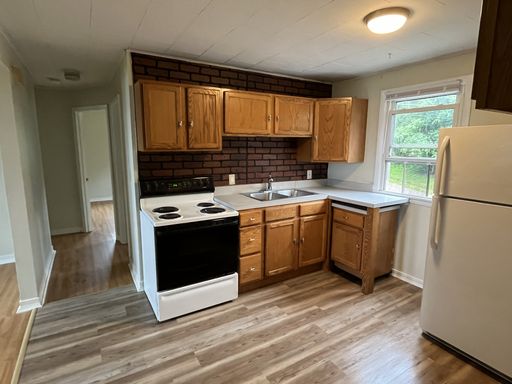 2BD/1BA Apartment Colchester Bay Private Lakefront Access✨HALF OFF FIRST MONTH'S RENT!✨