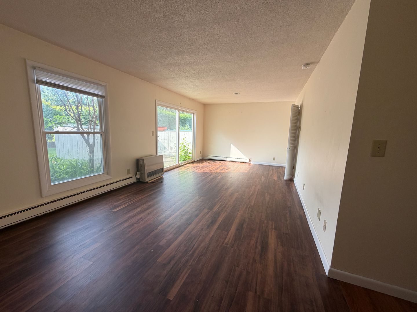 Burlington Townhome: 335 Ledgewood Circle