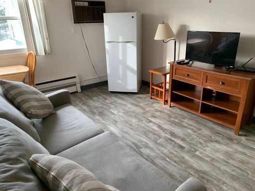 Fully Furnished Short or Long Term Rental in an Ideal Burlington Location – photo 1