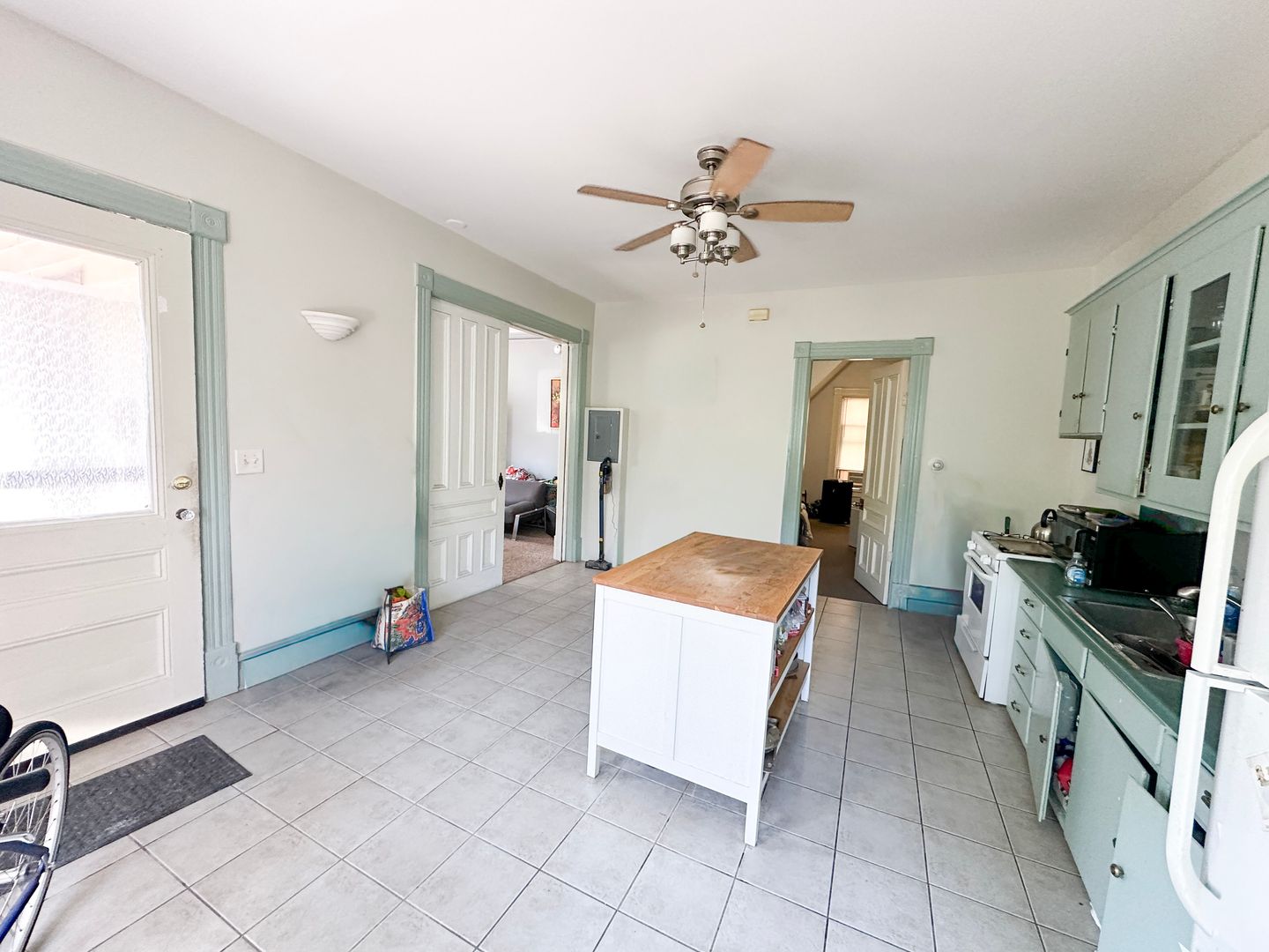 Burlington Apartment: 176-182 Elmwood Ave