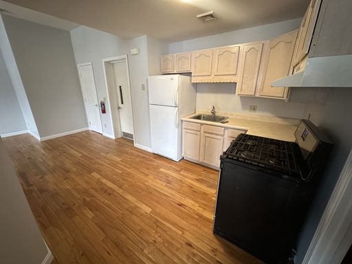Quiet 2BD - 1BA (55+ COMMUNITY)