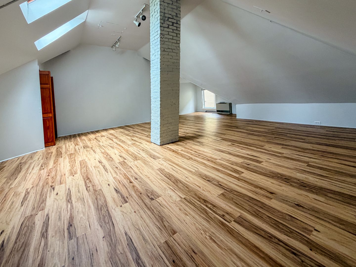 Burlington Apartment: 176-182 Elmwood Ave