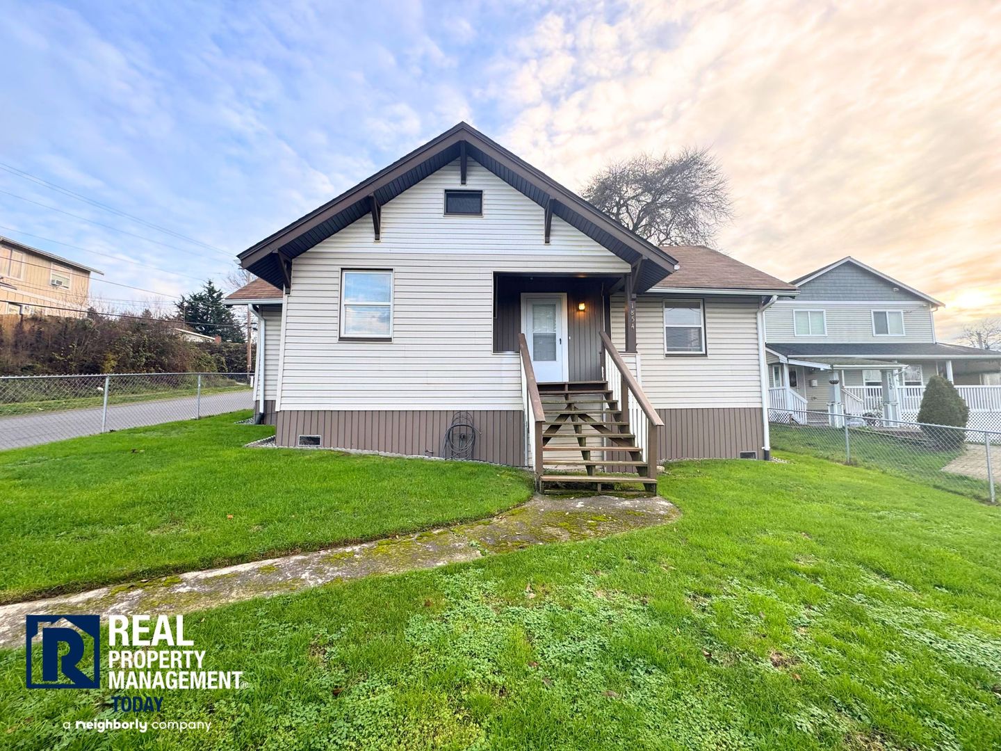 Tacoma House: 1854 E Fairbanks