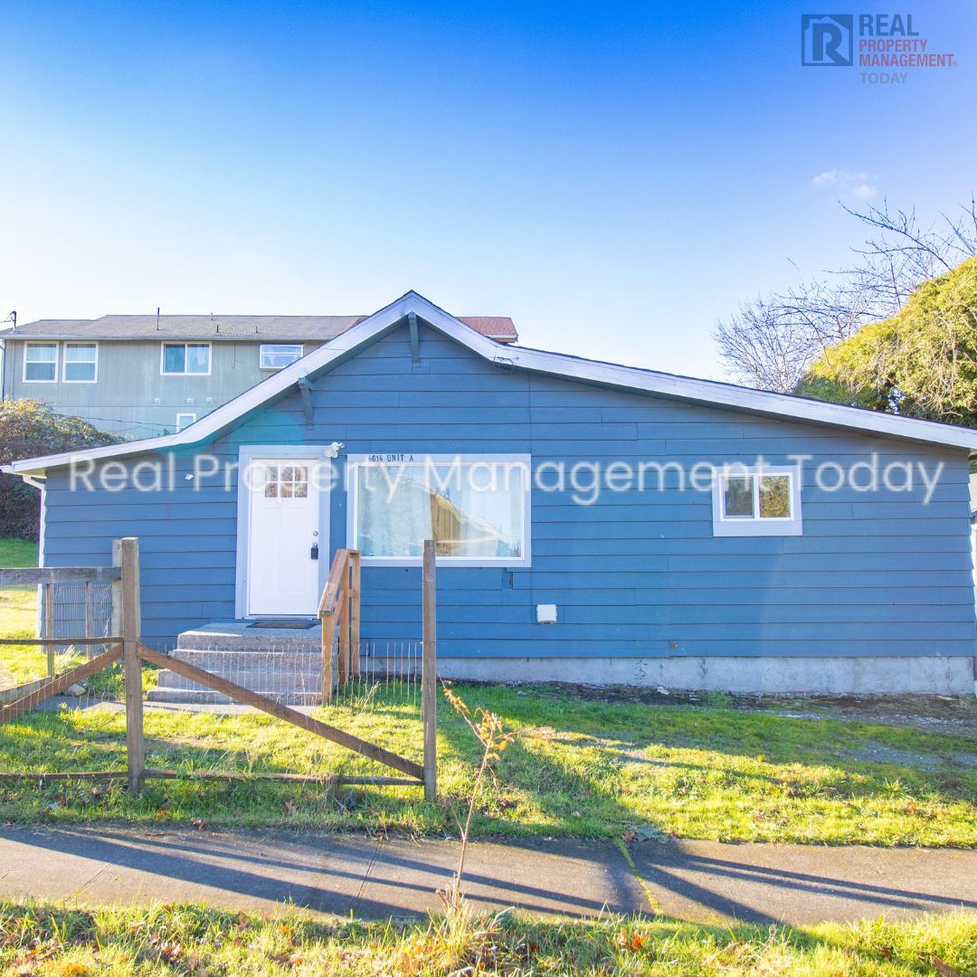 Tacoma House: 4614 S Alaska St Unit A