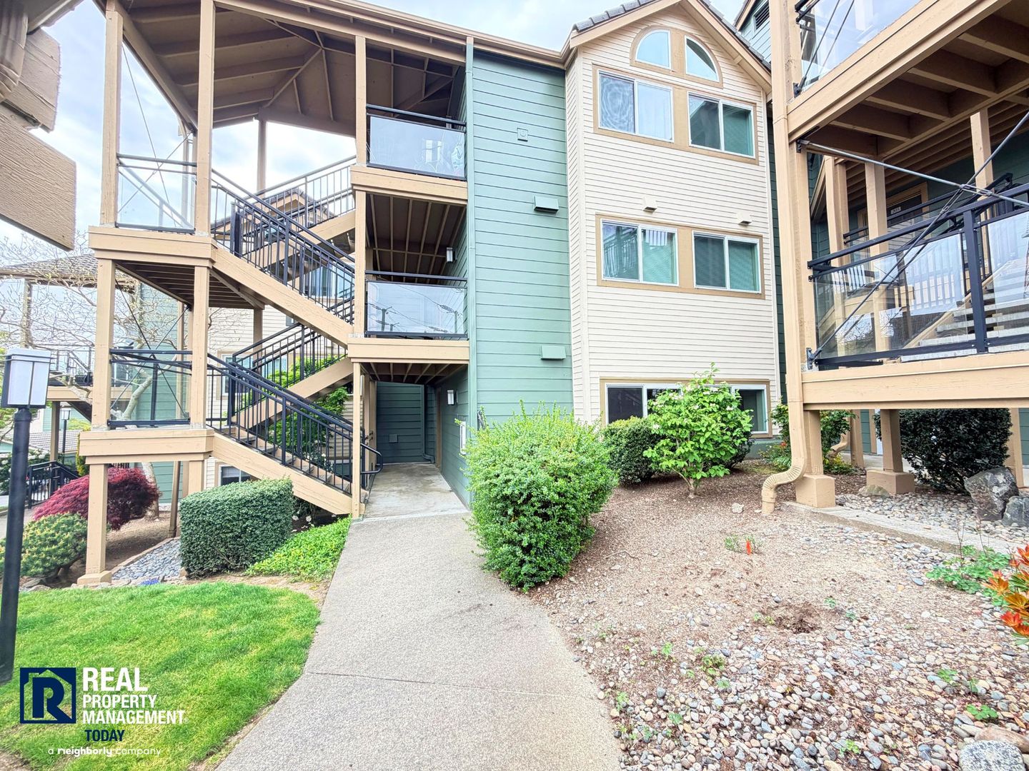 Tacoma Condo: 3008 North Narrows Dr #F102